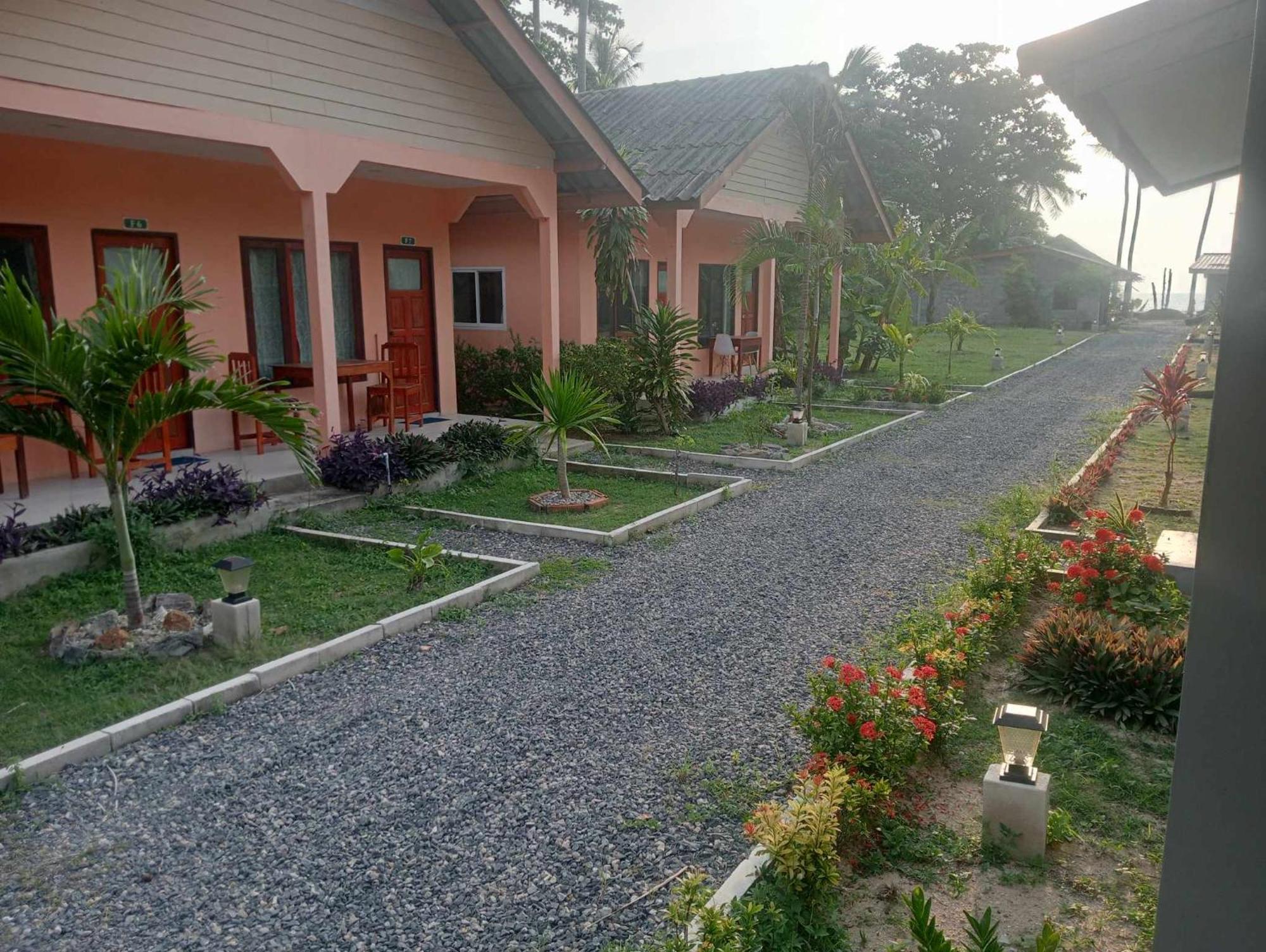 Scandinavian Beach Resort Ко-Ланта Екстер'єр фото